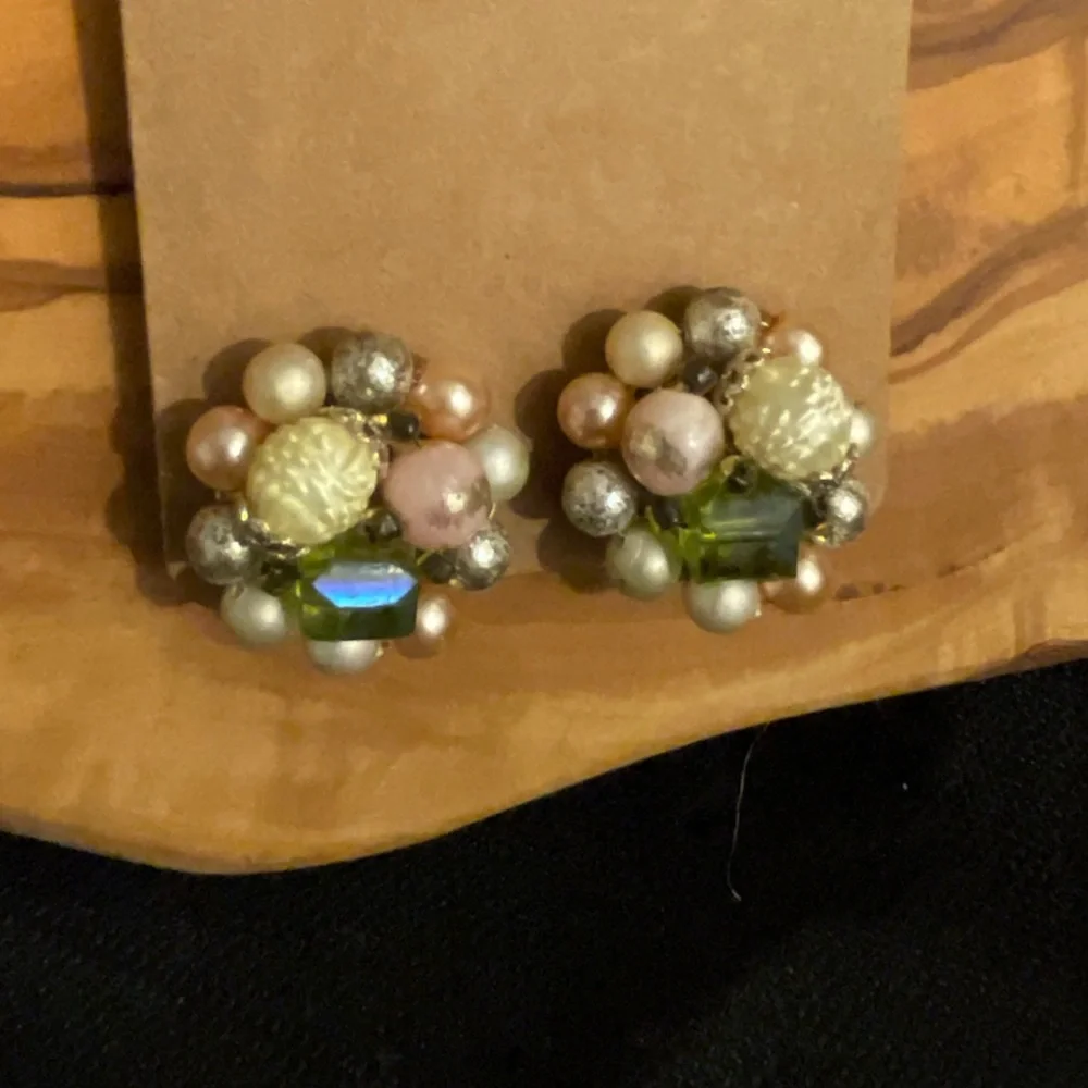 Vintage 1950's Faux Pearl Cluster Clip On Earrings